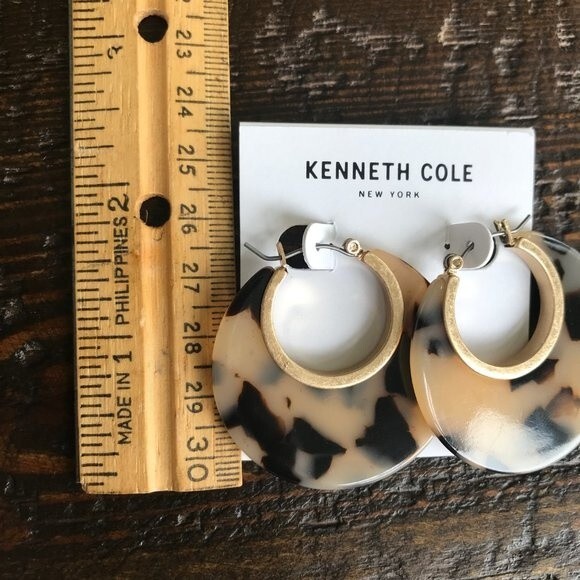 KENNETH COLE Tan Black Tortoise Rhinestone Gold tone Hoops 511x2 - Picture 3 of 7